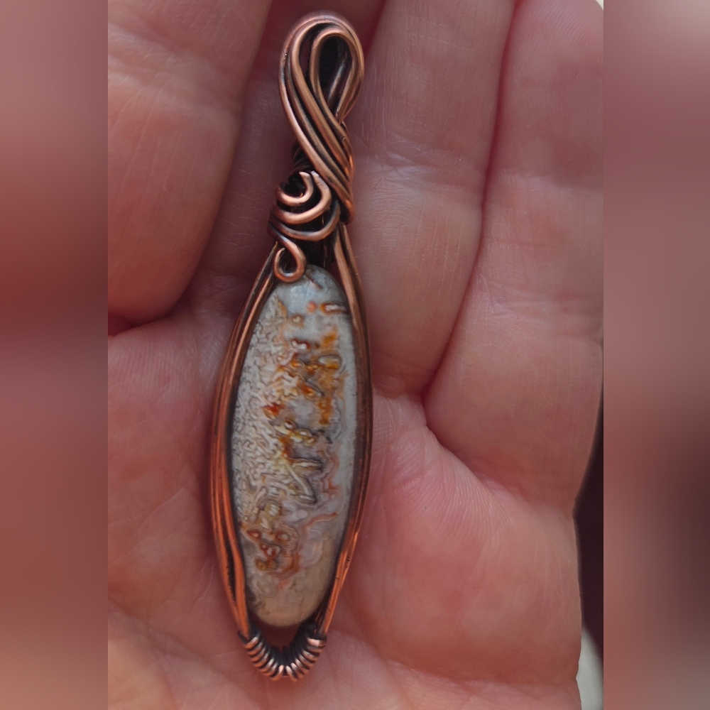 Elegant Copper and Agate Pendant